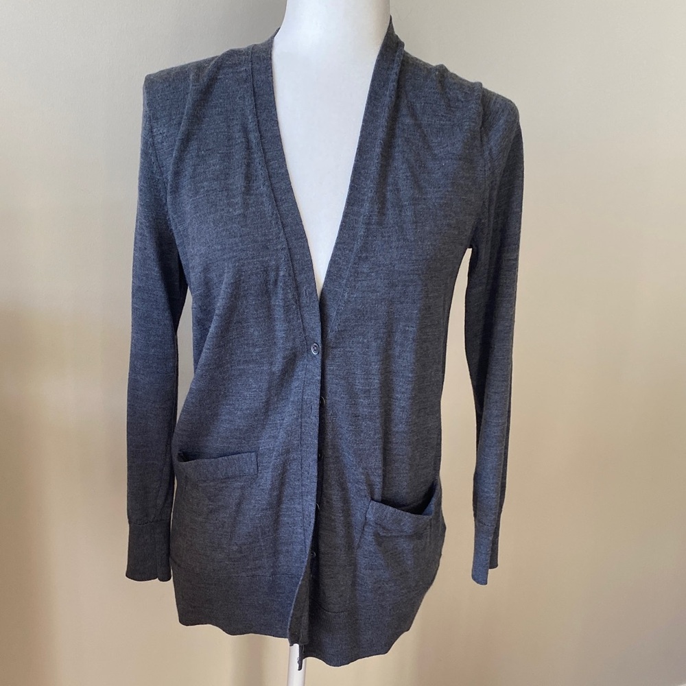 100% Merino Wool Banana Republic Lightweight Cardigan 7 Button